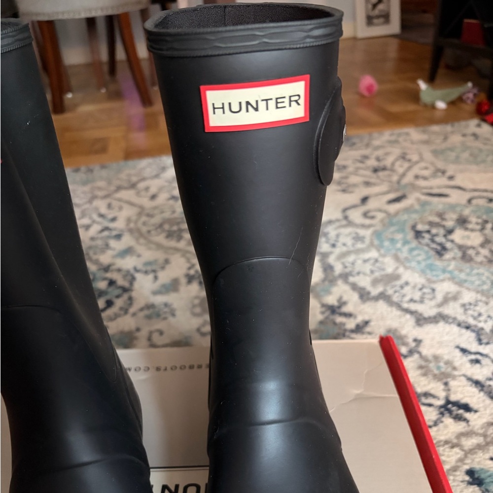 Hunter Women's Short Matte Black Rain Boots - Picture 3 of 11